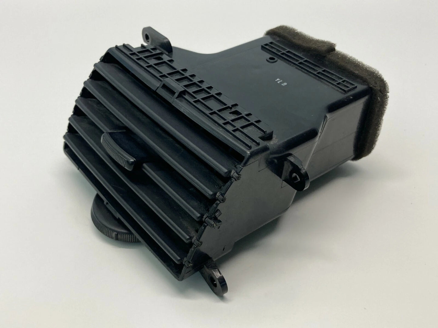 2002-2005 KIA SEDONA RIGHT SIDE AC HEATER AIR VENT OUTLET GRILL OK53A-6481Y OEM