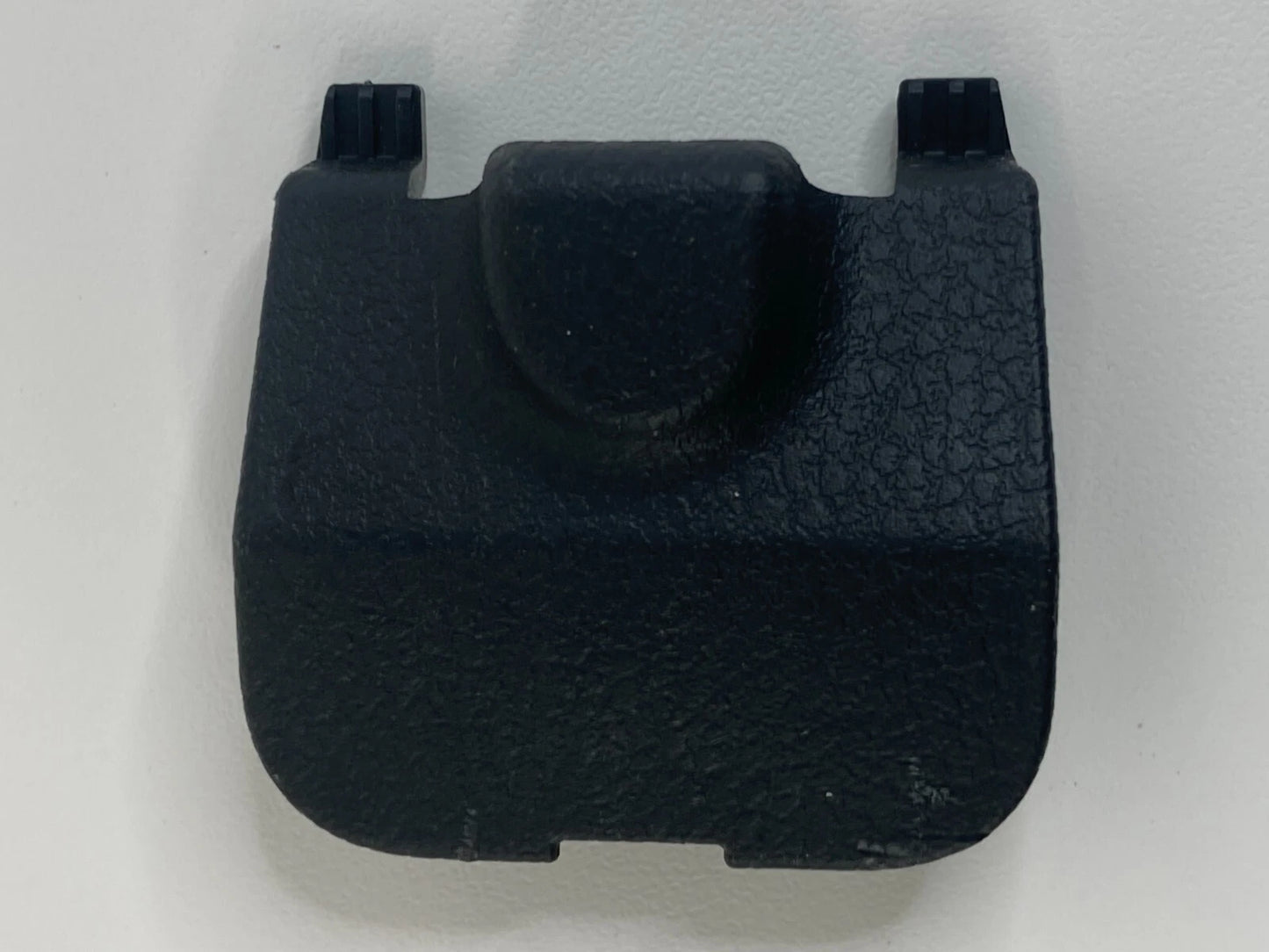 2010 2011 HONDA ACCORD CROSSTOUR REAR INTERIOR QUARTER PANEL COVER TIE DOWN HOOK