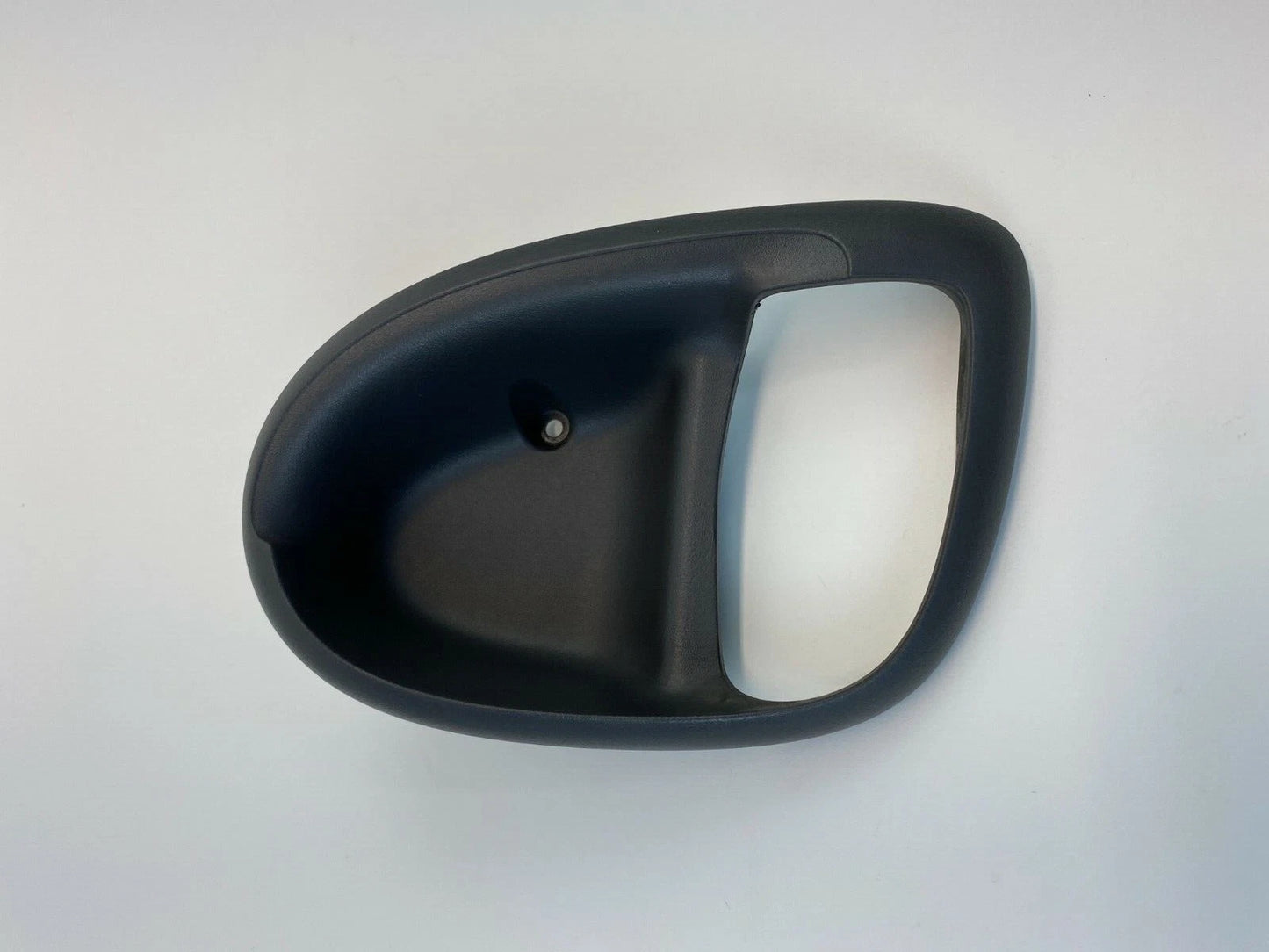 2002-2007 BUICK RENDEZVOUS REAR RIGHT SIDE INNER DOOR HANDLE BEZEL TRIM 825296