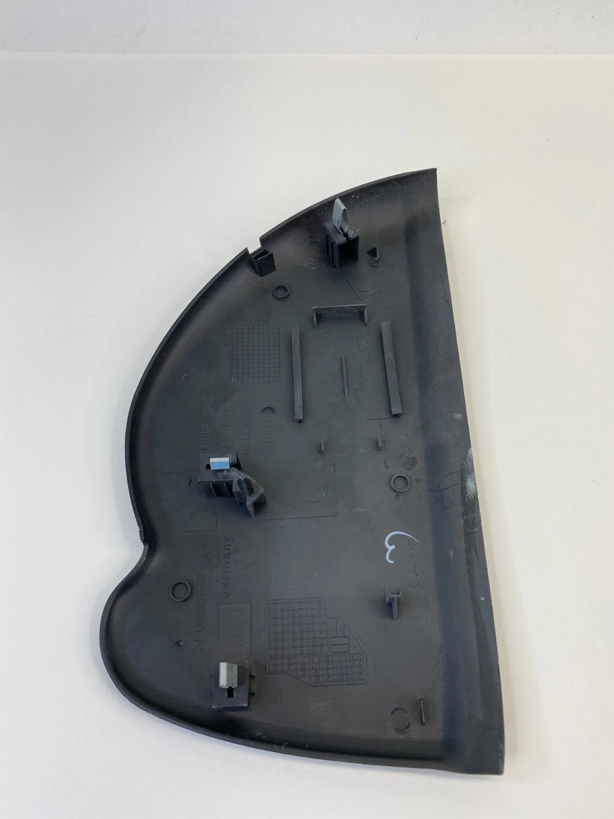 1998-2003 VW VOLKSWAGEN PASSAT DASH RIGHT SIDE END CAP COVER TRIM 3B0858036 OEM