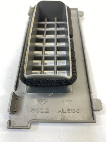2003 2004 INFINITI G35 SEDAN CENTER CONSOLE AIR VENT GRILLE COVER TRIM OEM