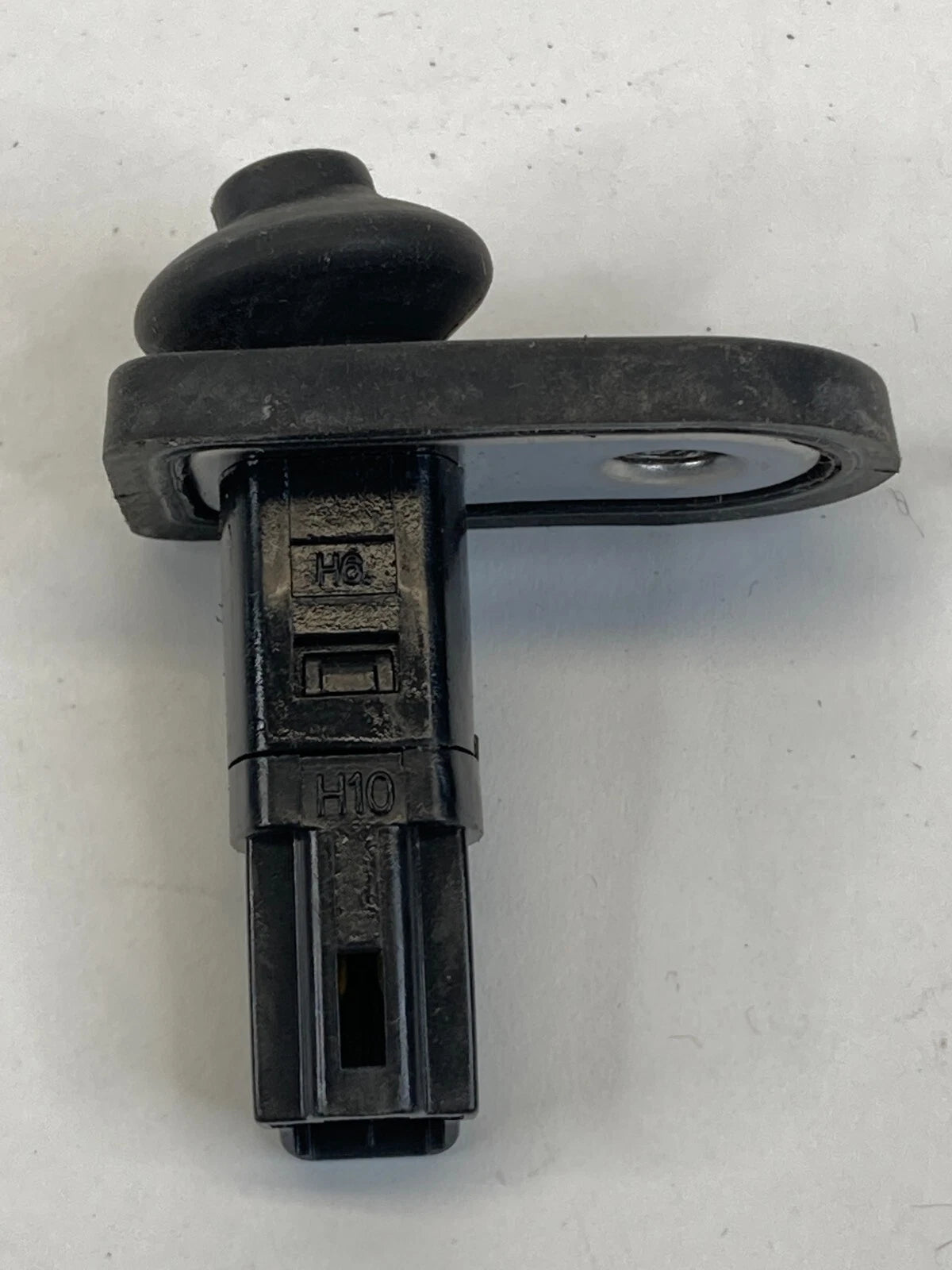 2001-2012 HYUNDAI SANTA FE REAR RIGHT DOOR JAMB AJAR LIGHT CONTROL SWITCH OEM
