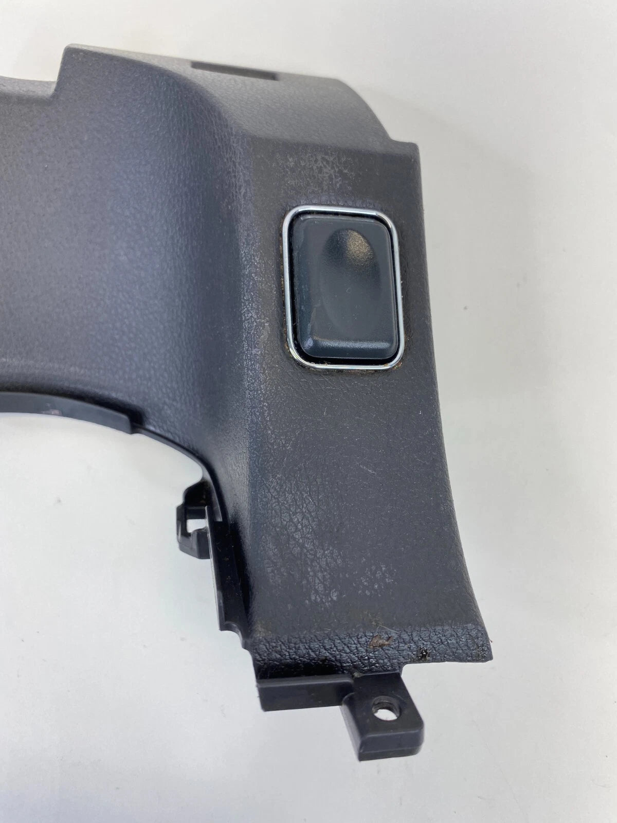 2013-2018 ACURA ILX CENTER CONSOLE ARMREST RELEASE BUTTON BEZEL FR OEM FACTORY
