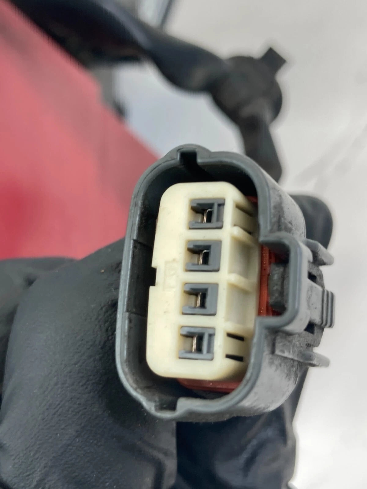 2008-2013 MITSUBISHI OUTLANDER 2.4L L4 16V ENGINE COMPARTMENT FUSE JUNCTION BOX