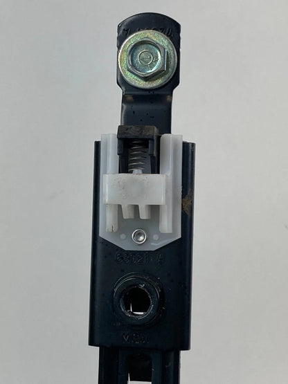 2007-2010 HYUNDAI ELANTRA 4-DR FRONT RIGHT SIDE SEAT BELT HEIGHT ADJUSTER 63021A