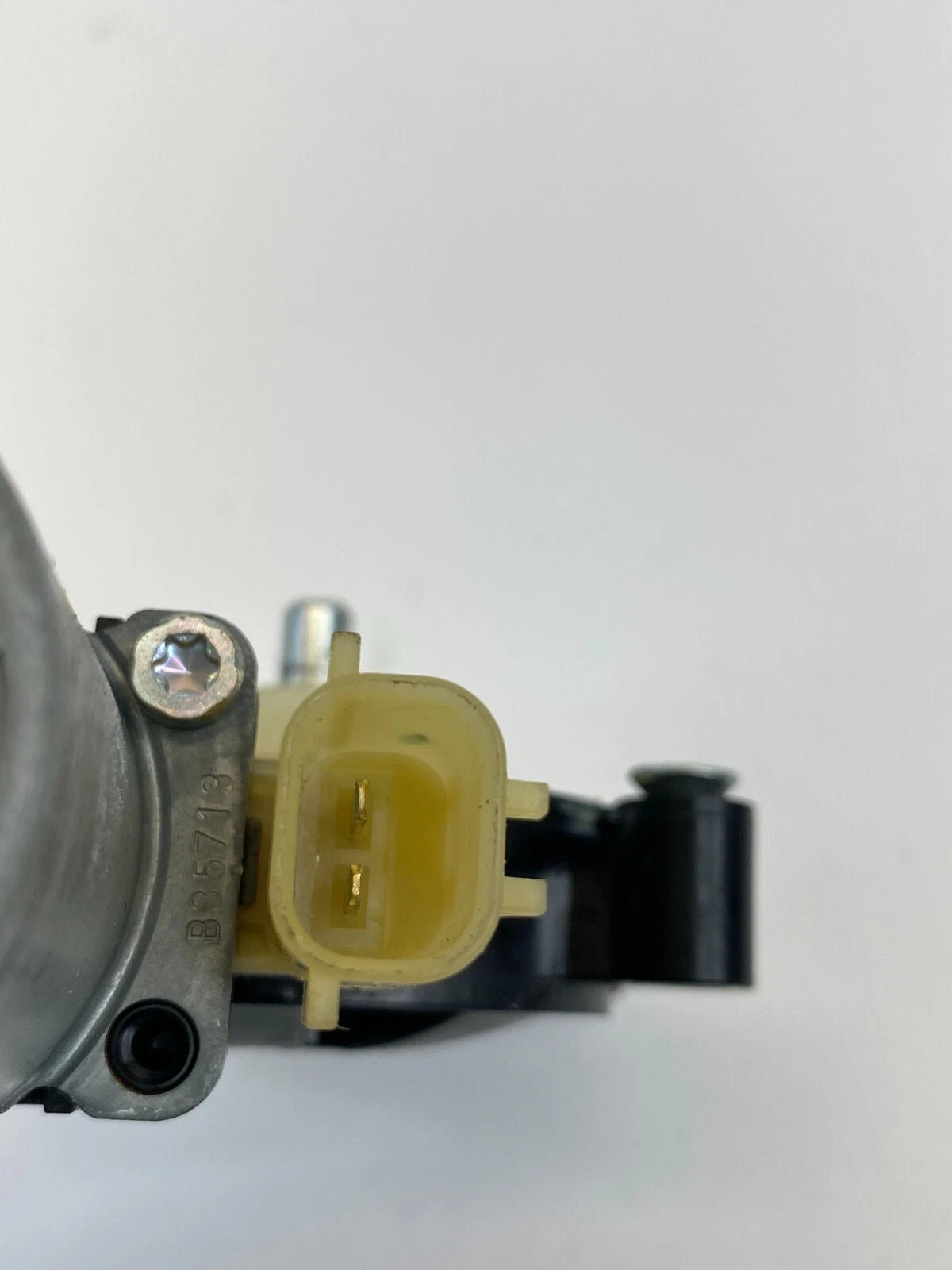 13-15 CHEVY MALIBU 16 MALIBU LIMITED REAR RIGHT SIDE WINDOW MOTOR 0130822686