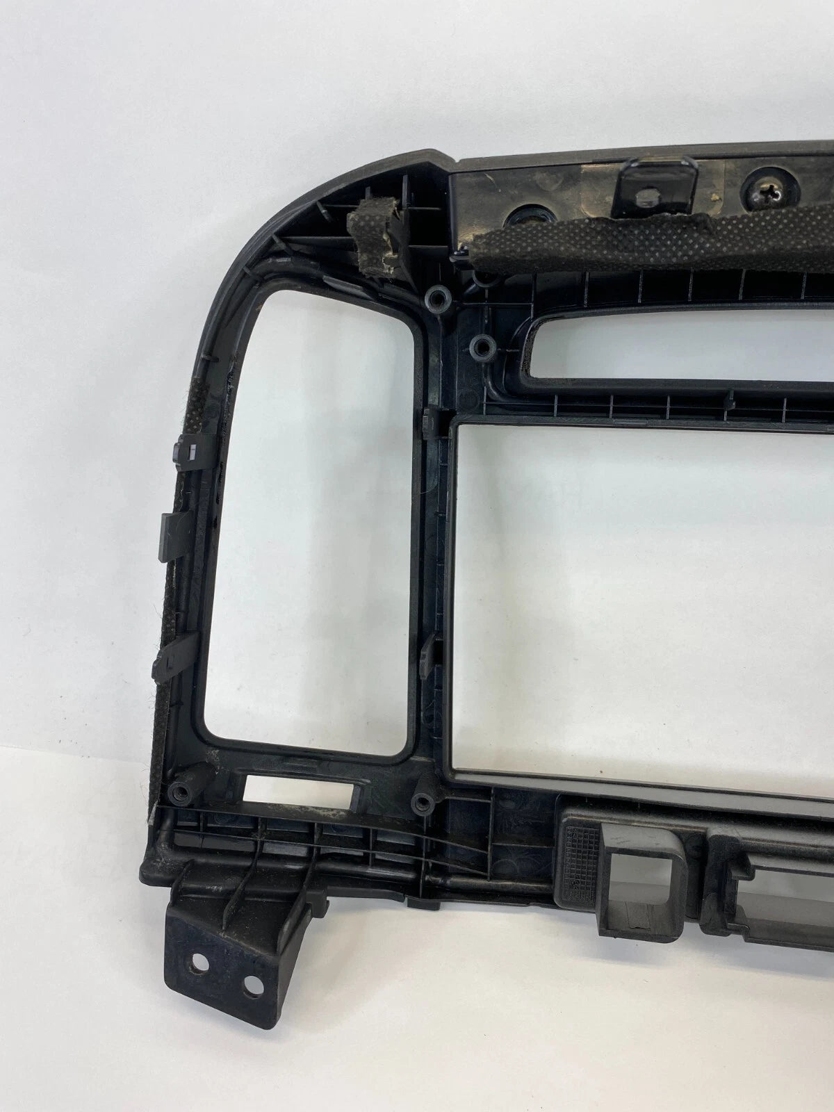 2007-2009 HYUNDAI SANTA FE DASH CENTER RADIO CLIMATE CONTROL BEZEL TRIM OEM