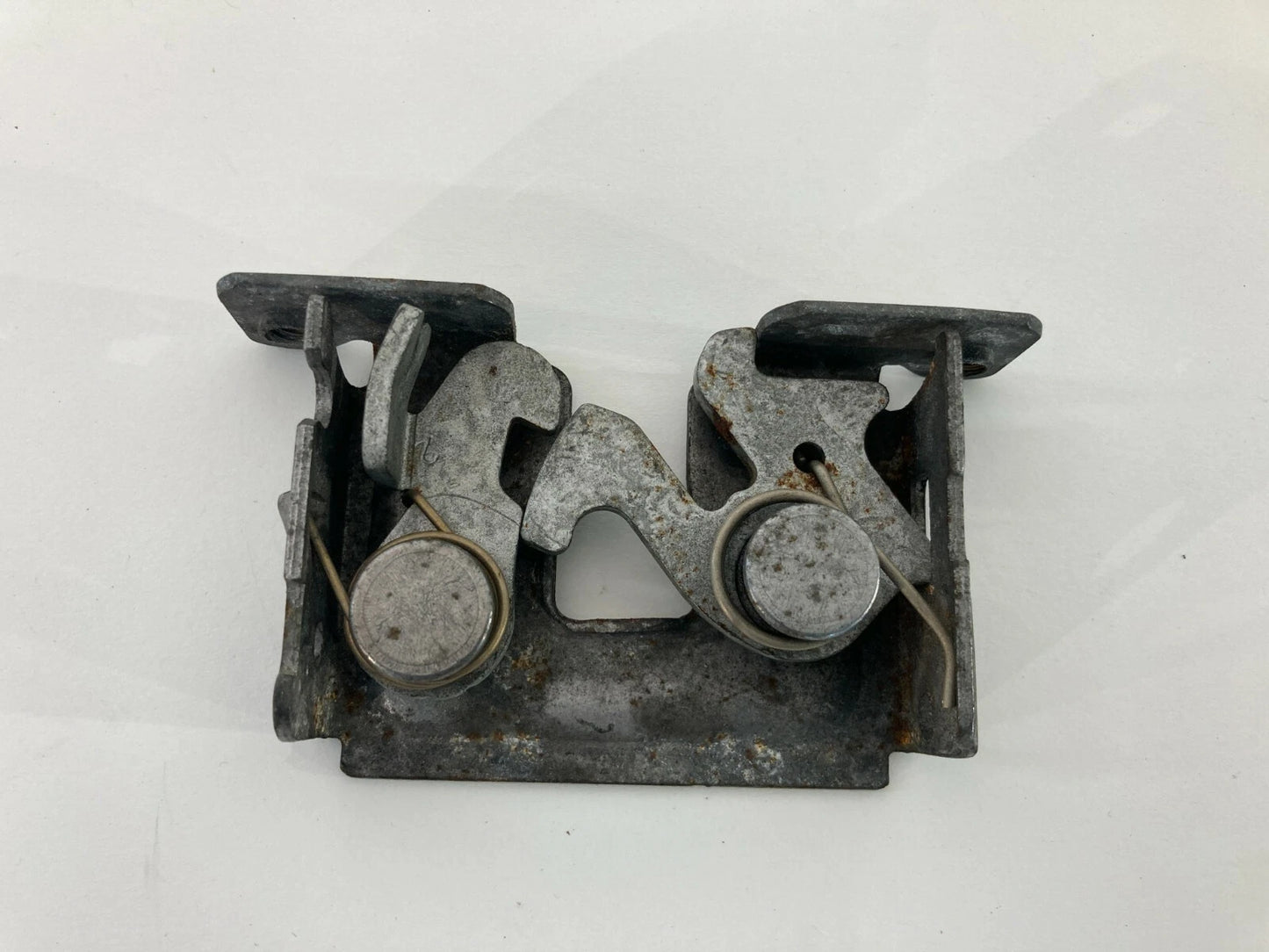 2004 2005 BMW 545I 04-07 525I 530I FRONT LOWER HOOD LOCK LATCH RELEASE ACTUATOR