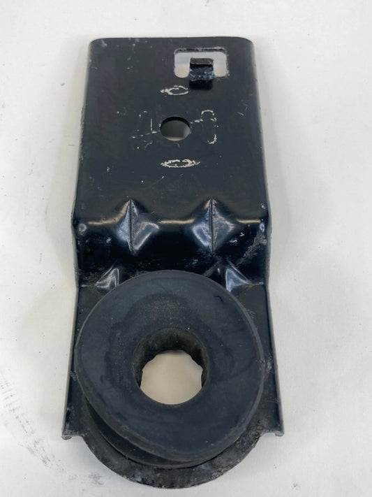 1998-2002 LINCOLN TOWN CAR MOUNT RADIATOR UPPER BRACKET MOUNT PAIR SET