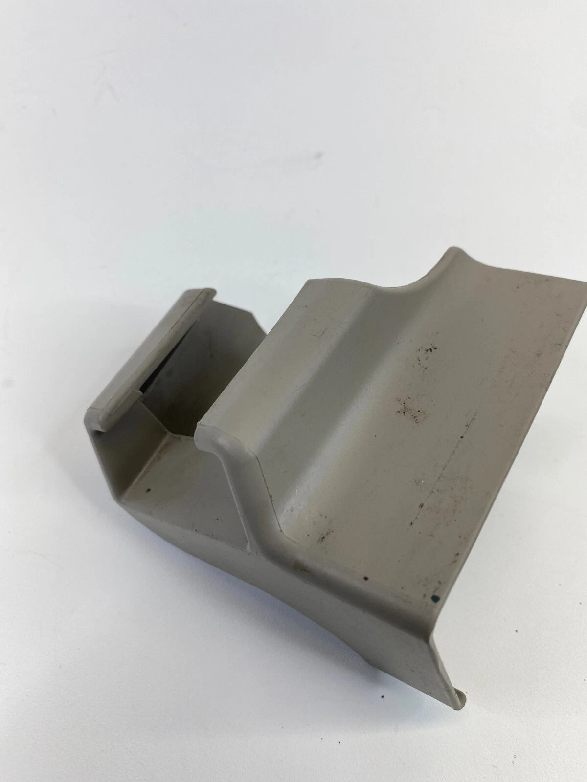 2002-2006 TOYOTA CAMRY LEFT SEAT INNER TRACK END CAP COVER TRIM 72158-AA070 OEM