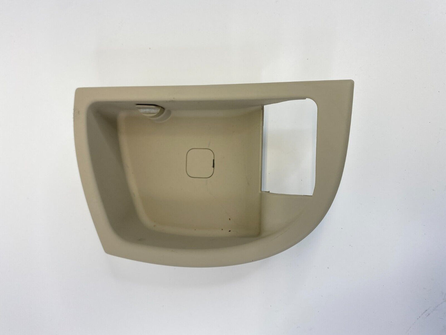 07-09 Hyundai Santa Fe Rear Right Interior Door Handle Bezel Cover 83621-2B000