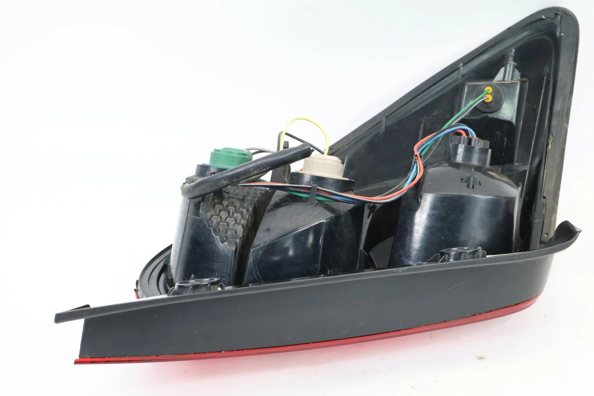 2012-2016 CHEVROLET SONIC SEDAN RIGHT PASSENGER SIDE TAIL LIGHT LAMP 96830982