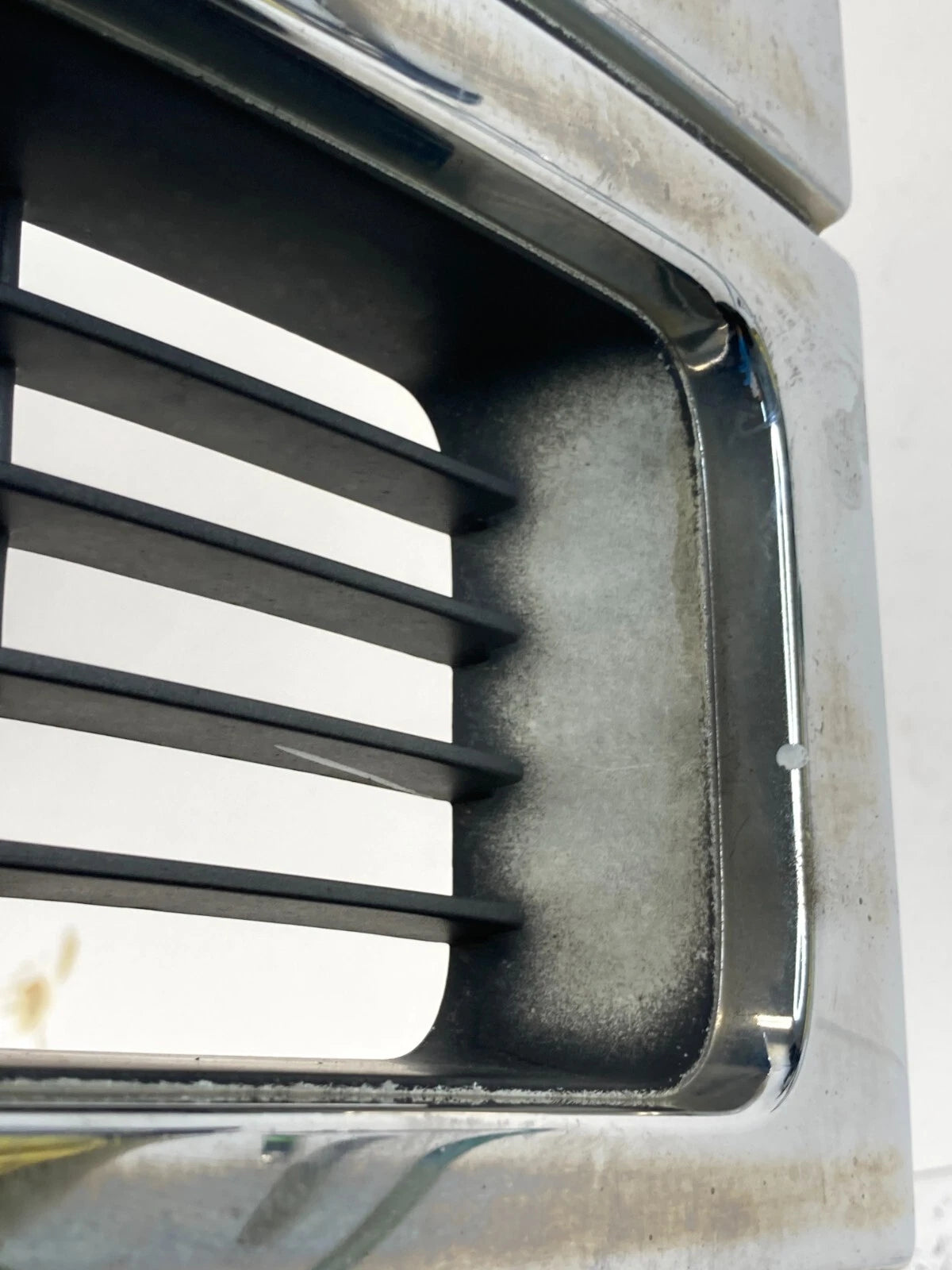 1996-1998 JEEP GRAND CHEROKEE FRONT BUMPER GRILLE GUARD RADIATOR ASSEMBLY OEM