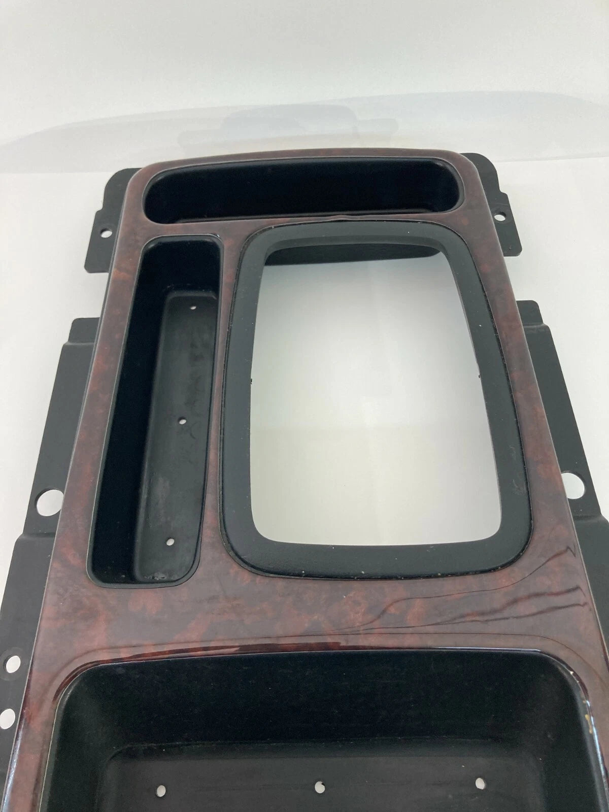 2003-2006 KIA SORENTO CENTER CONSOLE SHIFT SHIFTER BEZEL TRIM 84621 3E040 OEM