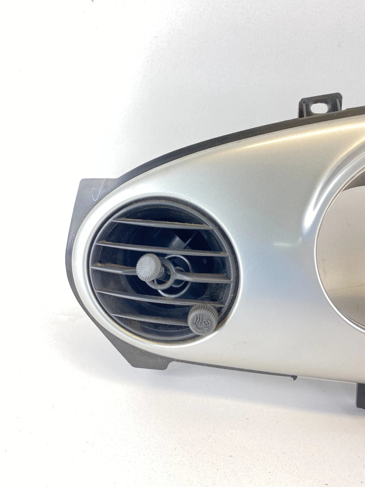 01-05 CHRYSLER PT CRUISER DASH SPEEDOMETER INSTRUMENT CLUSTER BEZEL COVER OEM