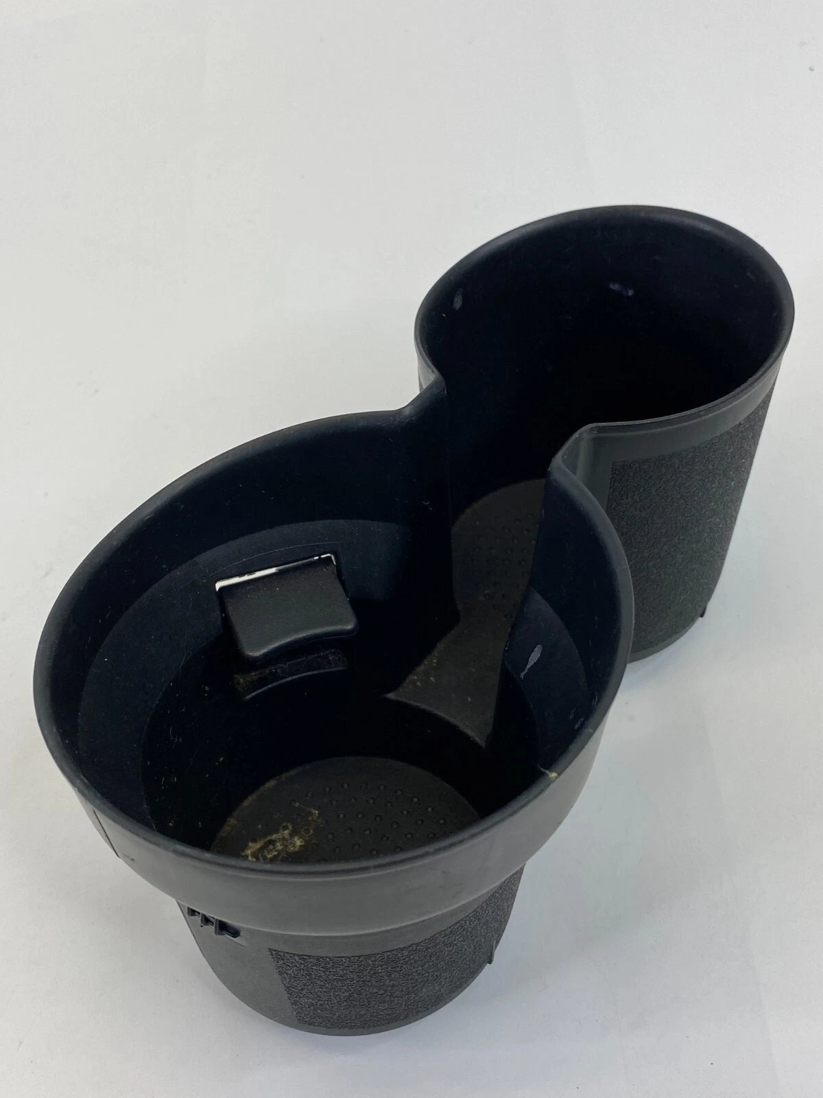 2008-2013 NISSAN ROGUE FRONT CONSOLE CUP HOLDER INSERT MAT 96975-JM00A OEM