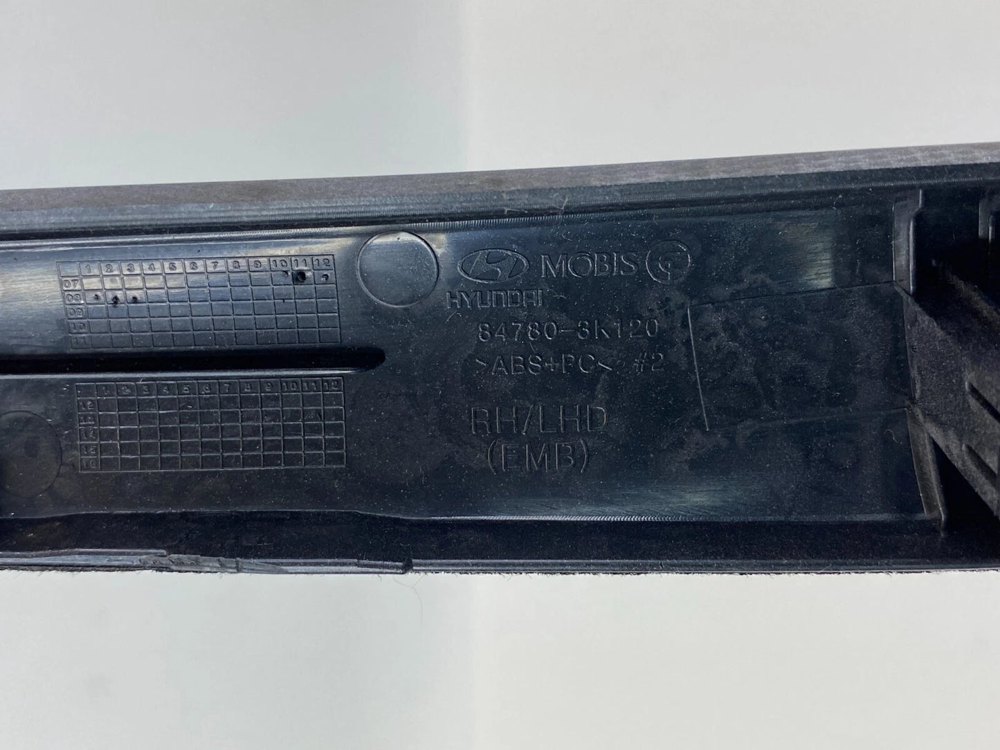 2009 2010 HYUNDAI SONATA RIGHT SIDE DASH LOWER TRIM MOLDING C PAD 84780-3K120