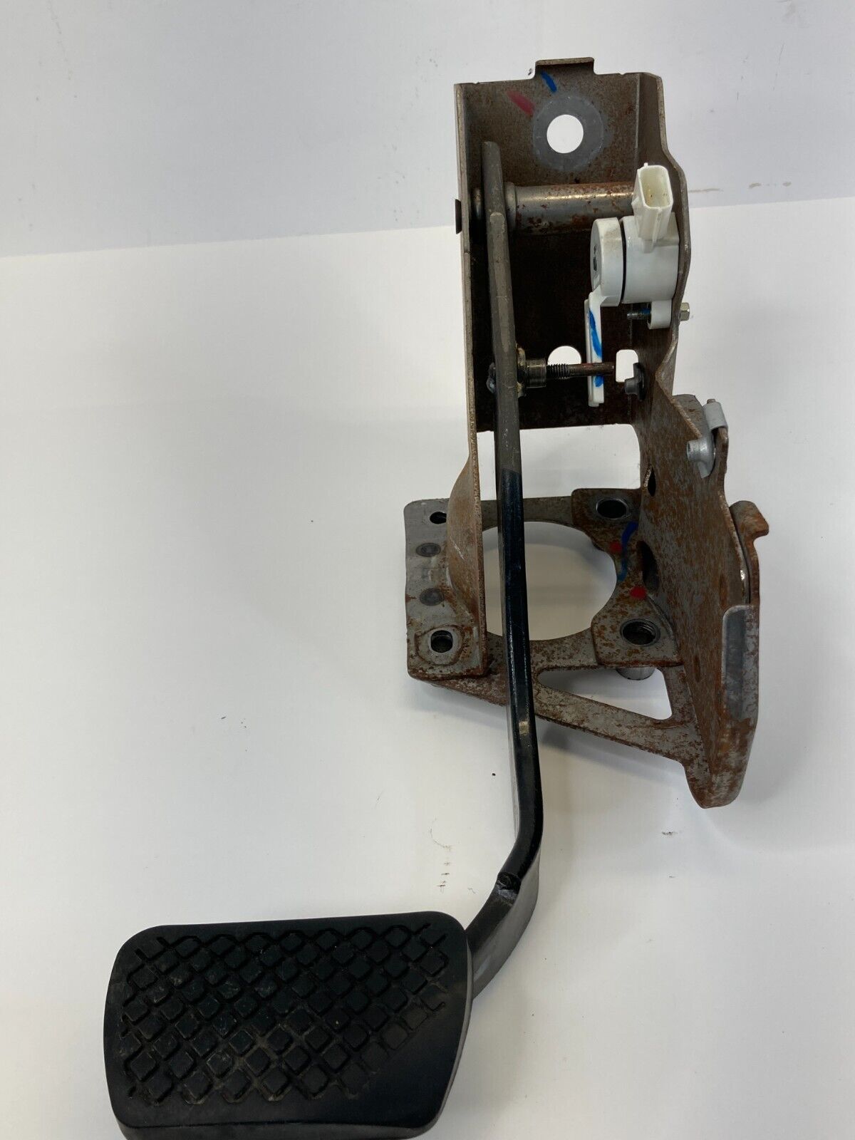 2010-2017 Chevrolet Chevy Equinox Brake Foot Stop Pedal Assembly OEM