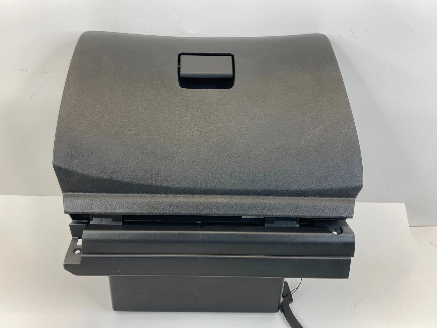 2013-2019 NISSAN SENTRA GLOVE BOX STORAGE COMPARTMENT ASSEMBLY 68520-3SG0A OEM
