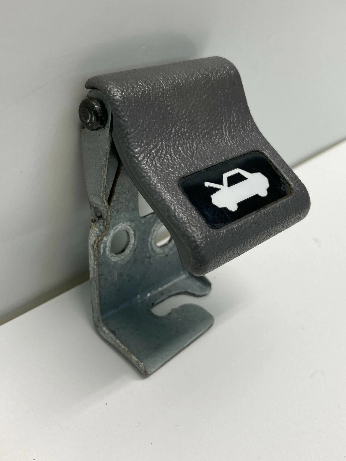 2000 2001 2002 2003 2004 SUBARU LEGACY OUTBACK HOOD RELEASE HANDLE PULL LEVER