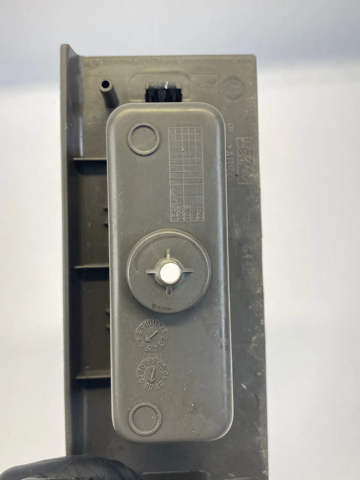 2008-2012 FORD ESCAPE MARINER FRONT RIGHT PASSENGER WINDOW SWITCH BEZEL OEM