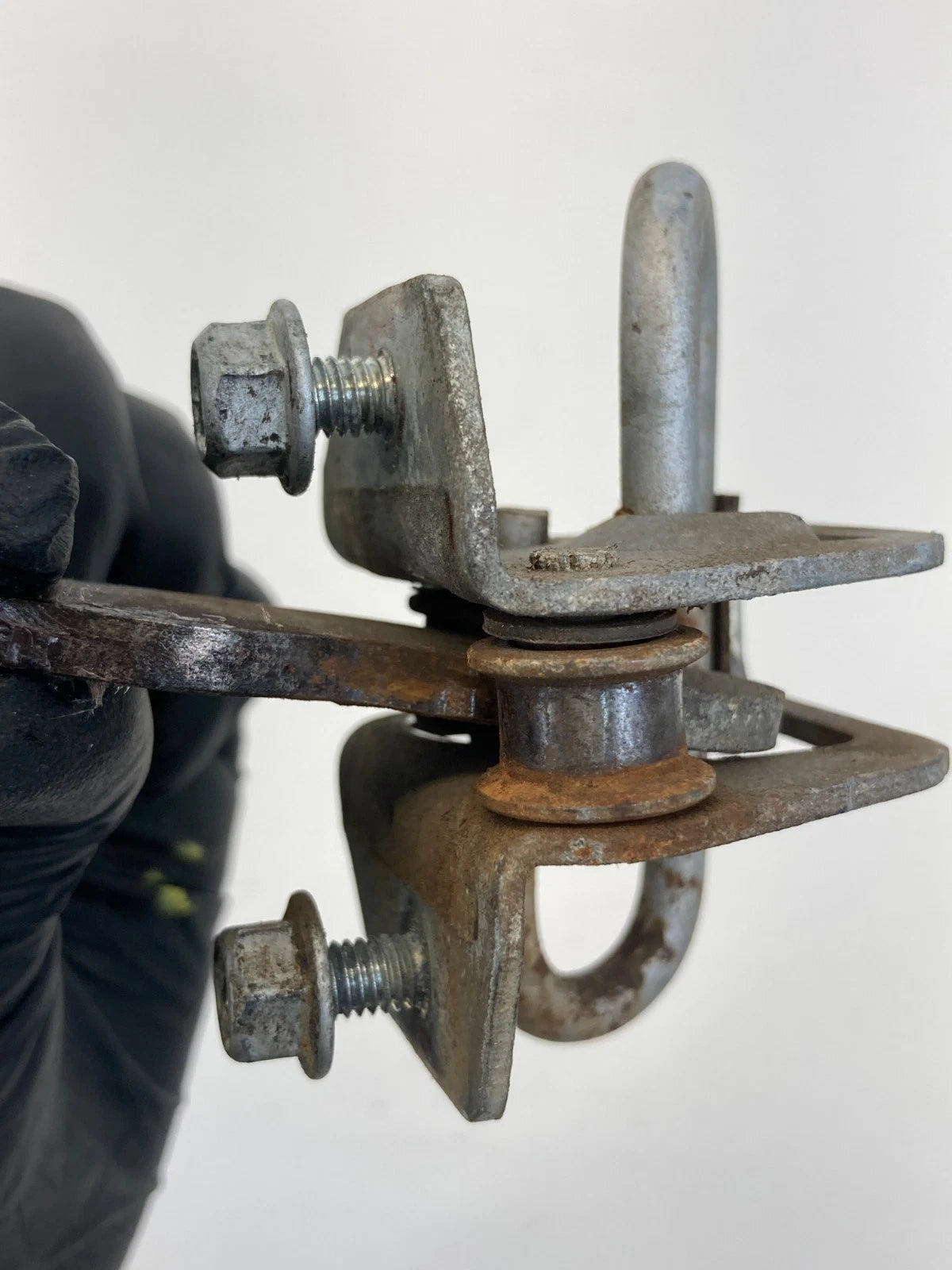 2005-2009 Chevrolet Trailblazer Rear Left Door Check Strap Stopper Hinge