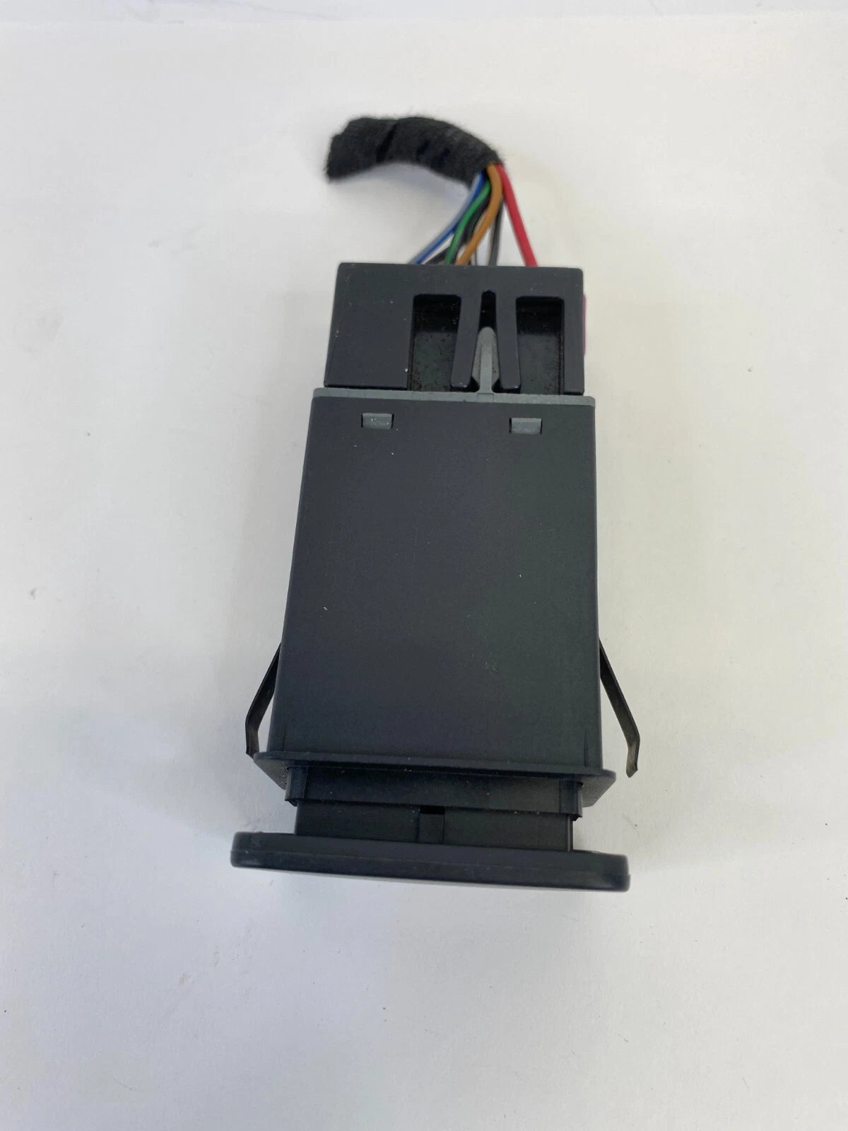 99-05 VOLKSWAGEN JETTA EMERGENCY HAZARD LIGHT CONTROL BUTTON SWITCH 1J0953235J