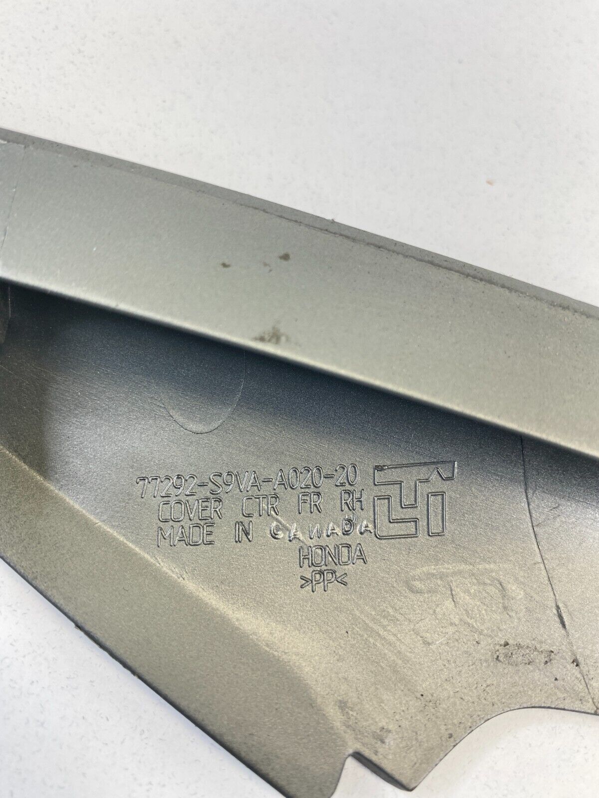 2003-2005 Honda Pilot Dash Center Console Right Side Panel Radio Trim Molding