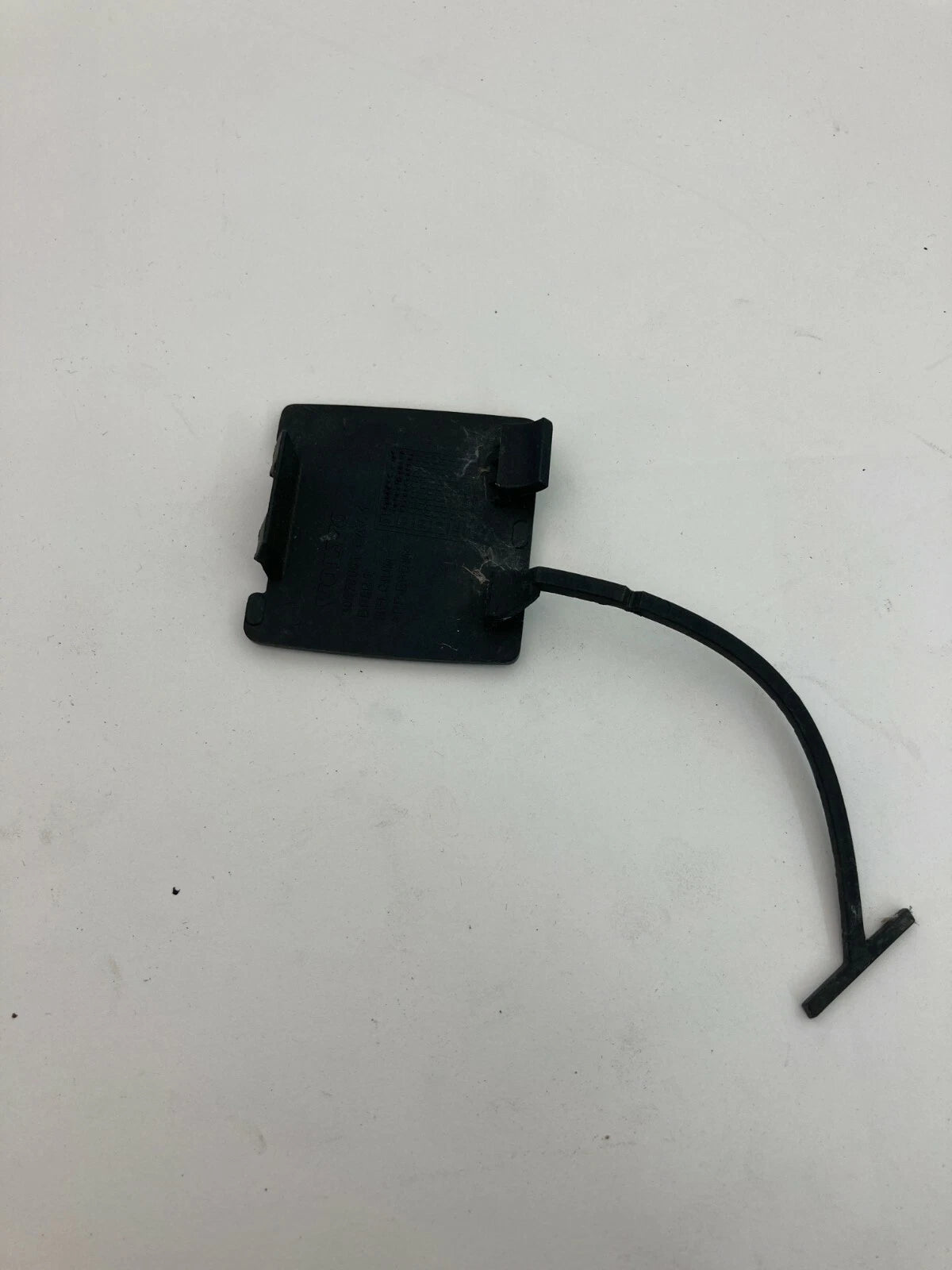 2004-2007 VOLVO S40 SEDAN REAR BUMPER TOW HOOK EYE CAP COVER TRIM 30678001 OEM