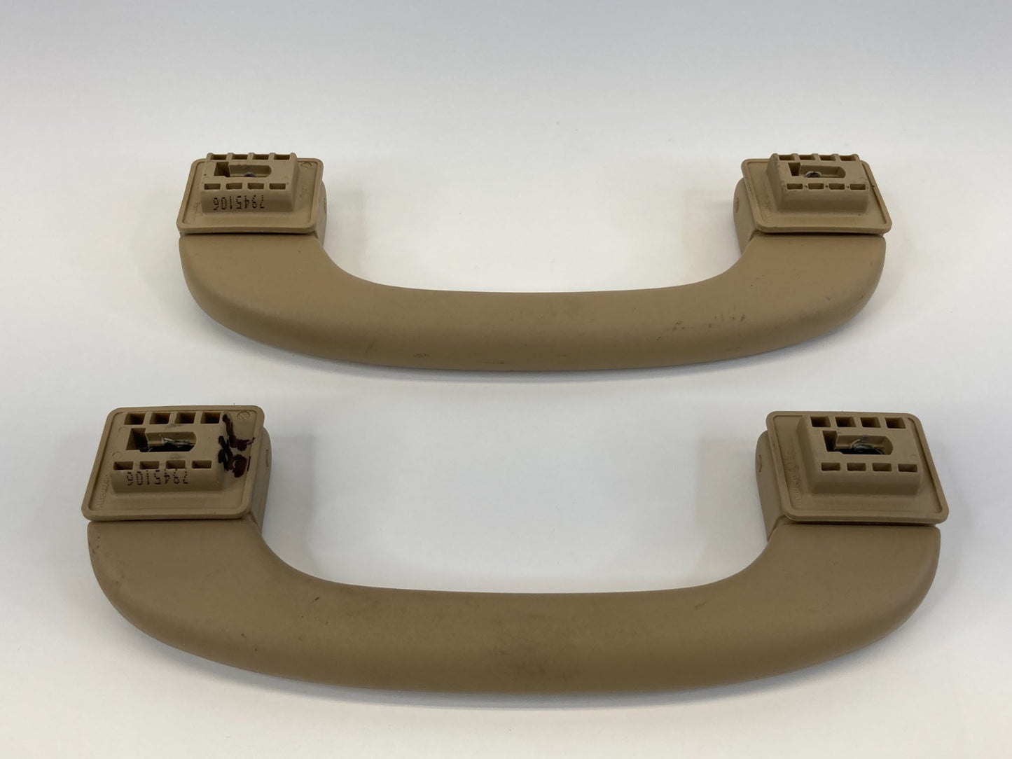 2004-2007 BMW 530i 525i Front Left & Right Inner Roof Grab Grip Handle 7033659