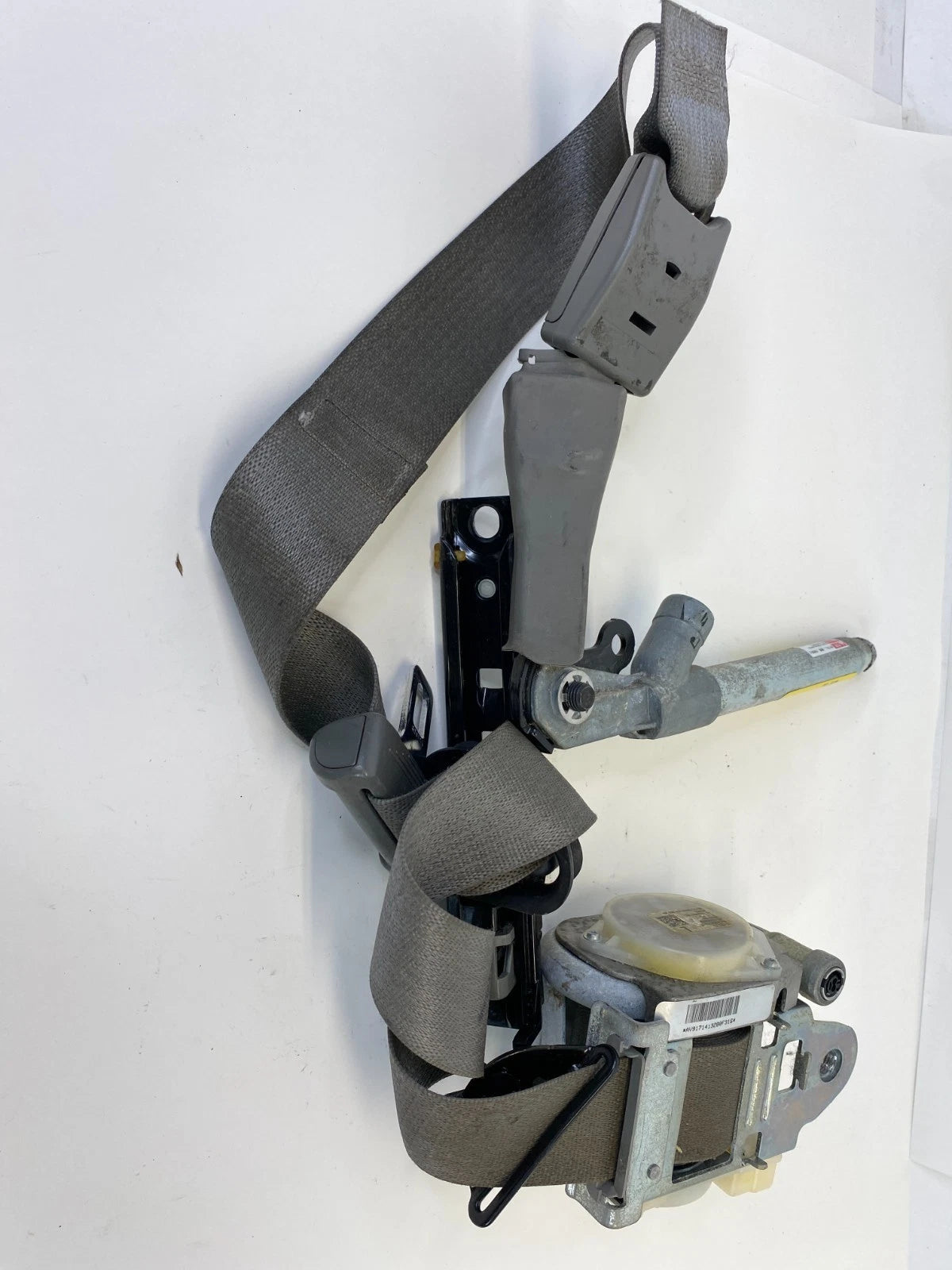 2013-2015 CHEVROLET MALIBU FRONT LEFT DRIVER SIDE SEAT BELT RETRACTOR OEM