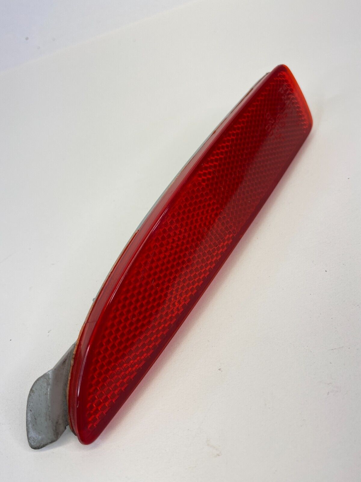 04-09 Mazda3 Hatchback Rear Bumper Left Outer Side Reflector Lamp E4023187