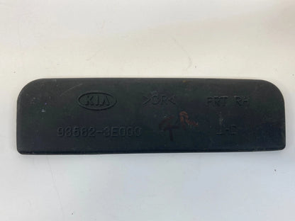 03-08 KIA SORENTO FRONT RIGHT PASSENGER SIDE PAD COVER TRIM LID 93562-3E000 OEM