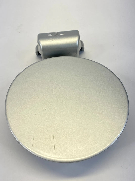 10-13 KIA FORTE SEDAN REAR FUEL DOOR GAS TANK FILLER LID COVER 69510-1M000 OEM