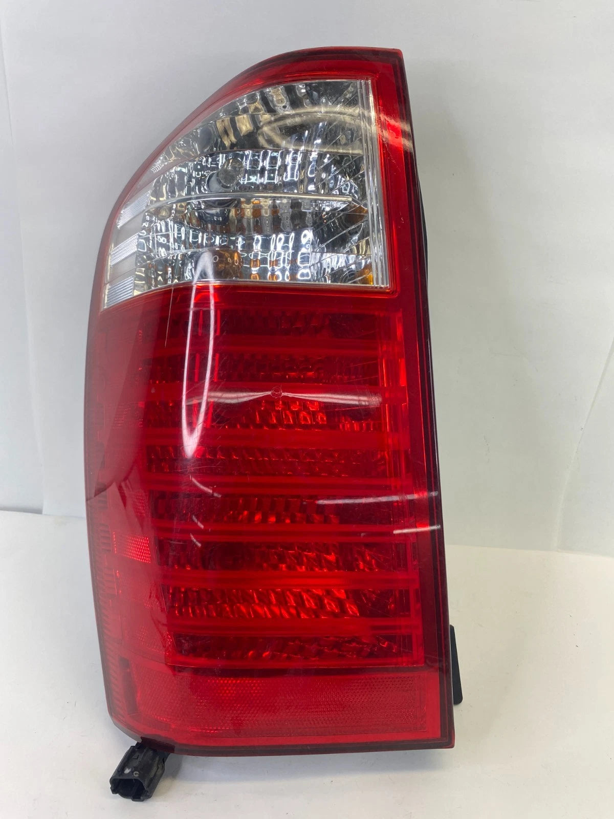 2006-2014 KIA SEDONA DRIVER LEFT SIDE TAIL LIGHT LAMP TAILLIGHT TAILLAMP OEM