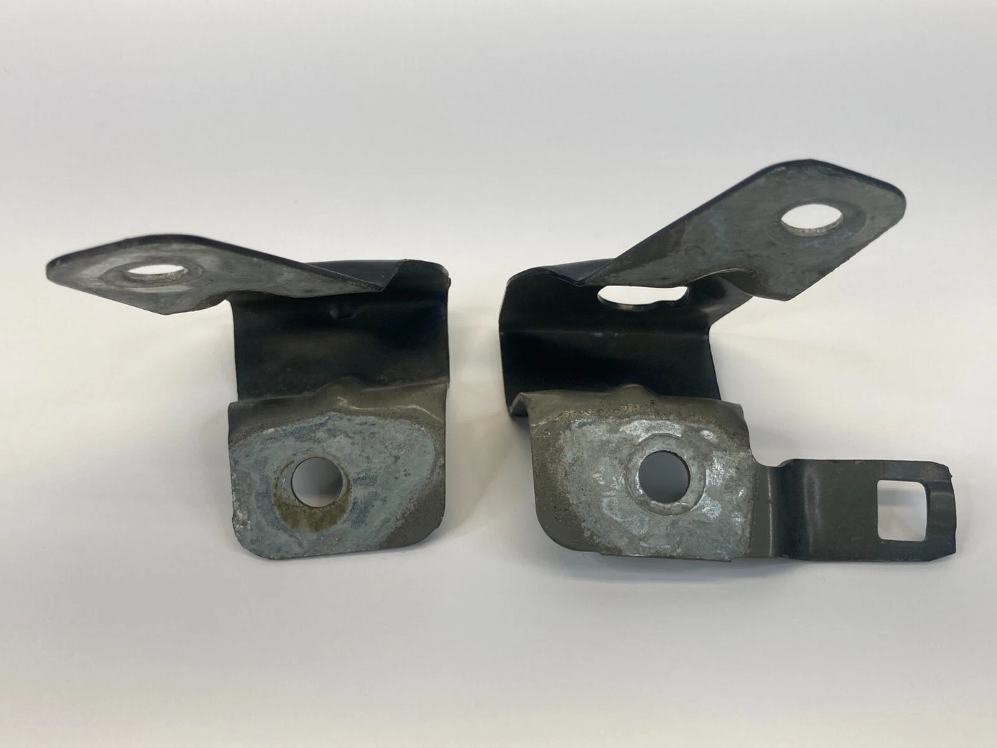 2013 2014 2015 CHEVROLET MALIBU LEFT & RIGHT HEADLIGHT OUTER BRACKET OEM