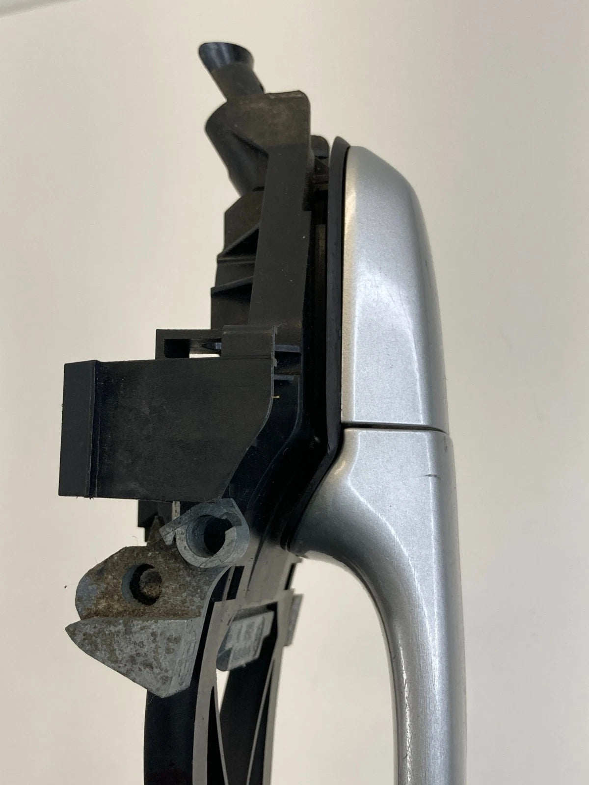 04-07 VOLVO S40 05-07 V50 REAR LEFT SIDE EXTERIOR OUTER DOOR HANDLE 30663866 OEM