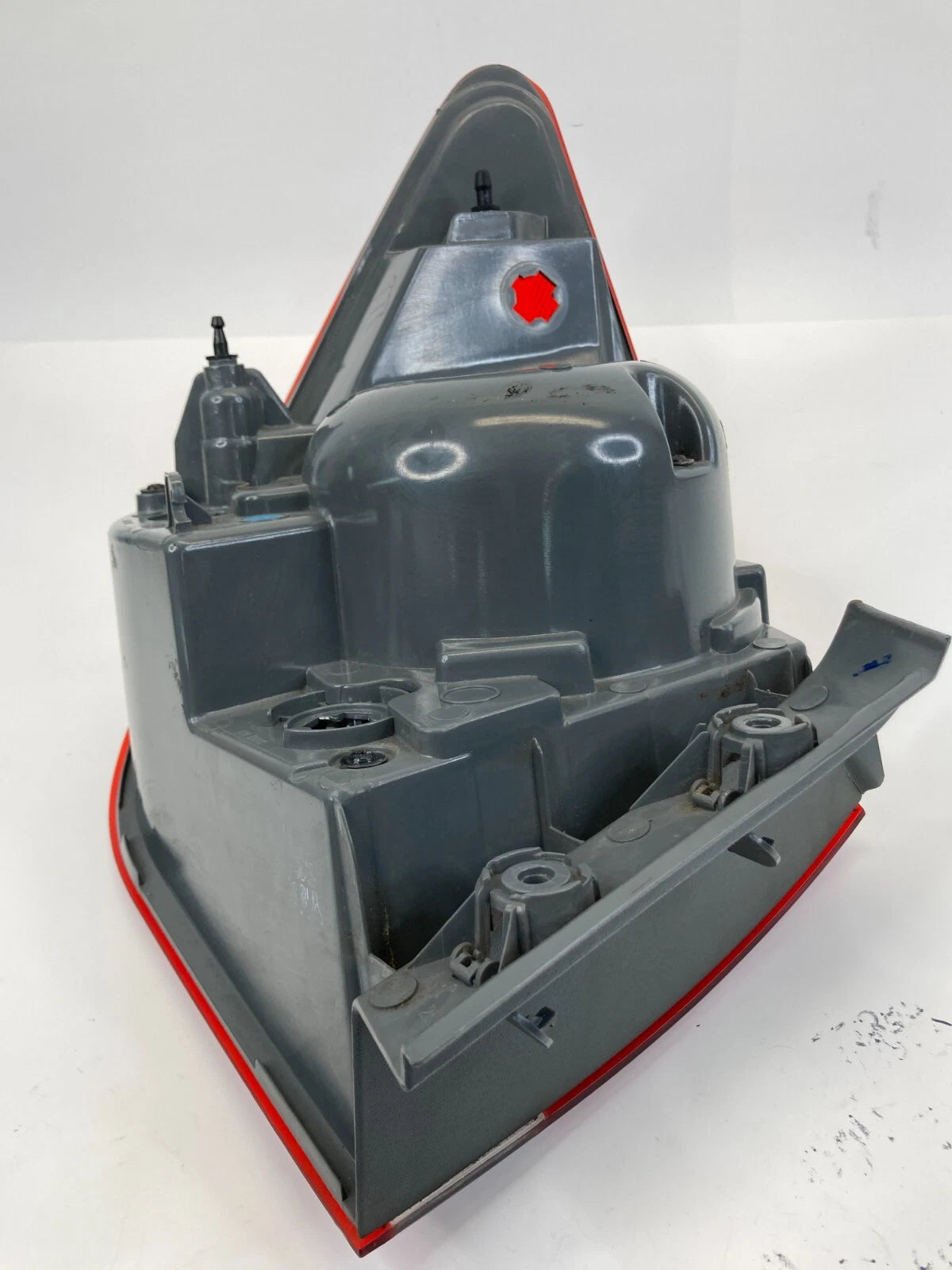 2011-2016 CHEVROLET CRUZE RIGHT PASSENGER OUTER TAIL LIGHT LAMP TAILLIGHT OEM