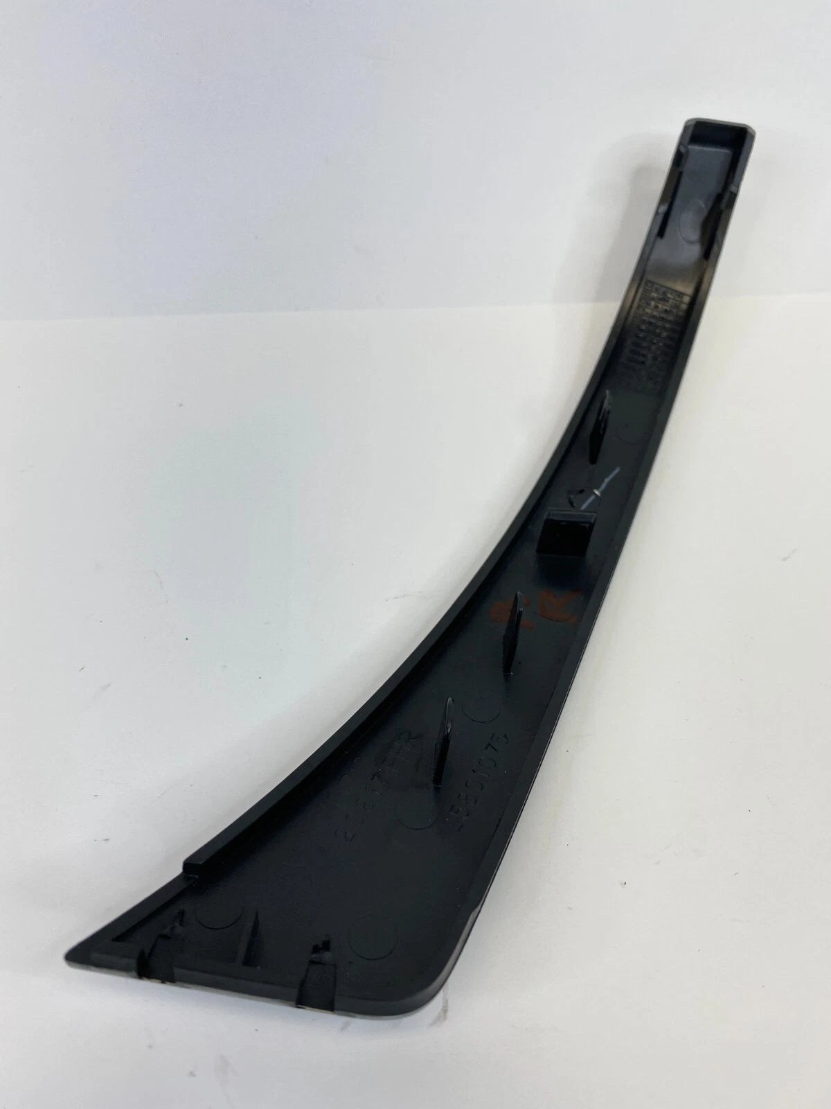 10-12 GMC ACADIA REAR RIGHT SIDE INTERIOR DOOR PULL HANDLE TRIM BEZEL 25801075