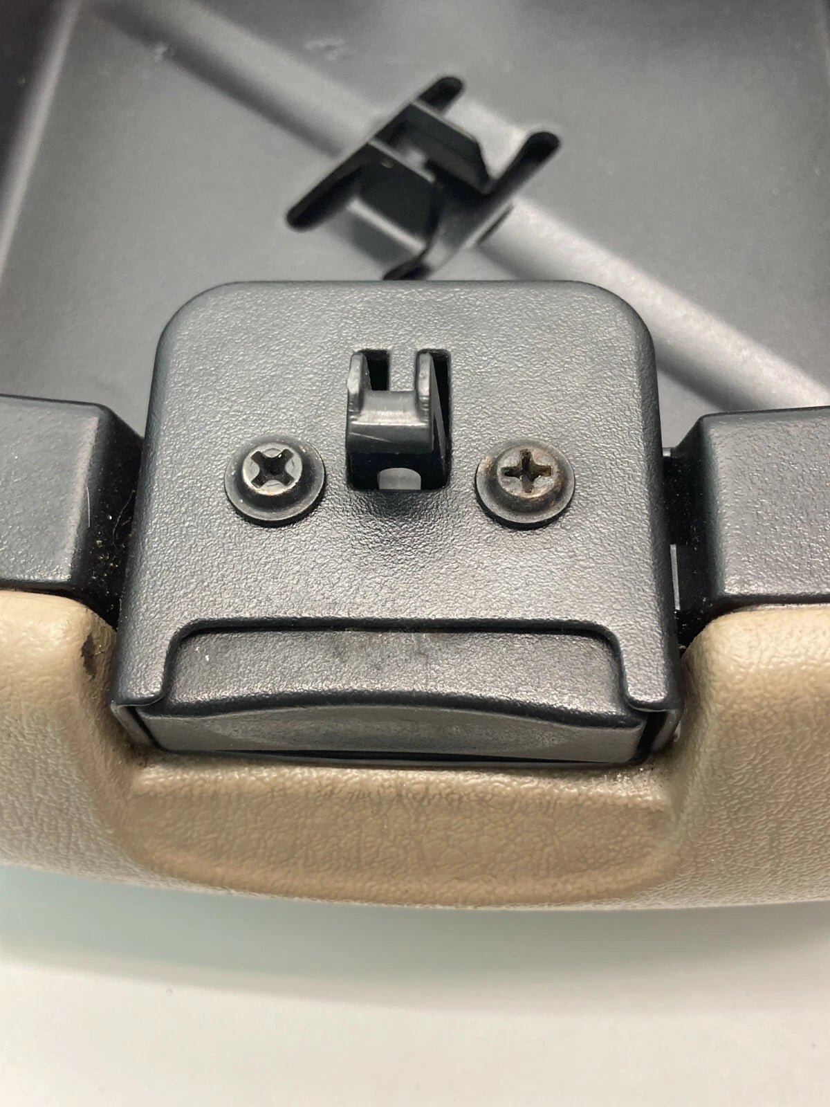 1999-2004 JEEP GRAND CHEROKEE CENTER CONSOLE LID ARMREST ARM REST COVER OEM