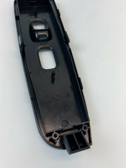 2004 2005 2006 KIA AMANTI SEDAN FRONT RIGHT SIDE WINDOW SWITCH BEZEL TRIM COVER