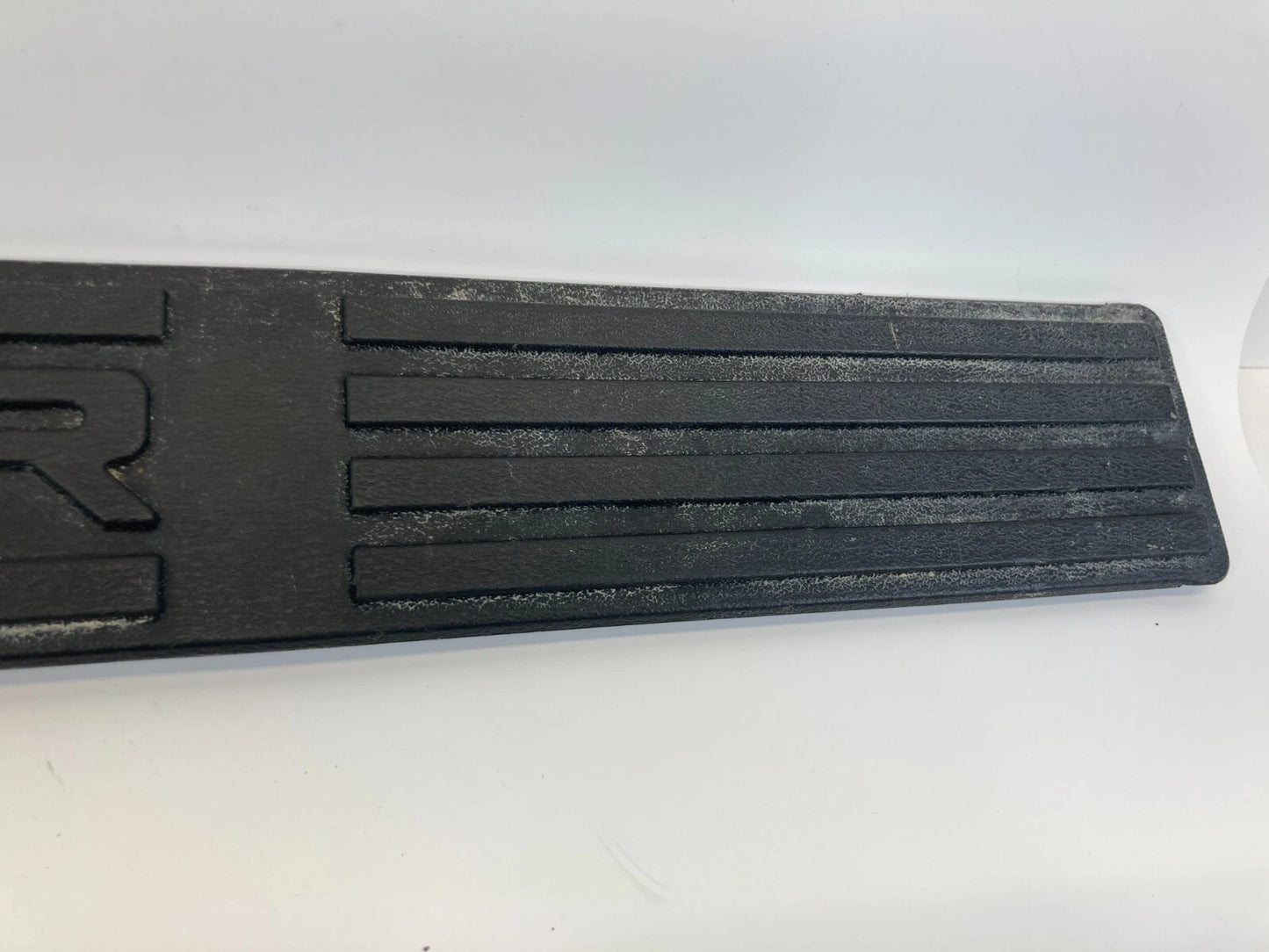 93-11 FORD RANGER FRONT SIDE DOOR SILL STEP SCUFF PLATE TRIM F37B1013260AB OEM