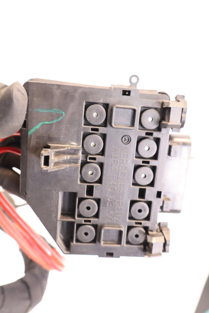 2006-2013 MERCEDES W251 R350 FRONT FUSE BOX RELAY W BATTERY DISTRIBUTION MODULE