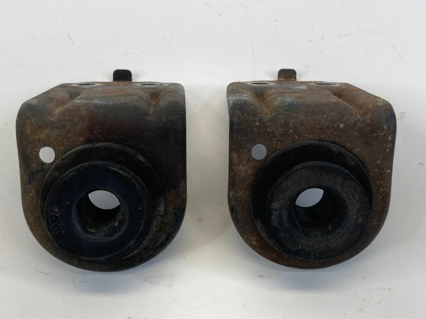 2014-2019 KIA SOUL UPPER MOUNT RADIATOR SUPPORT BRACKET PAIR SET OEM