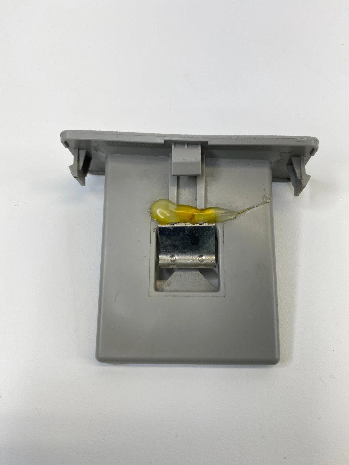 2008 2009 2010 SATURN VUE DASH LEFT SIDE TOLL CARD SLOT HOLDER 96434528 OEM