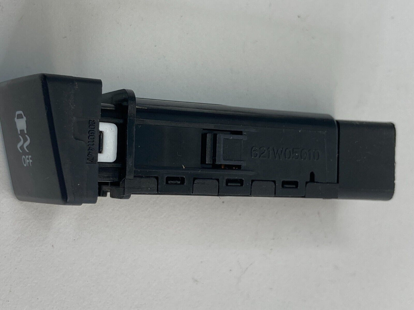 2010 2011 2012 2013 Kia Soul Traction Tract Control Switch Button 621W05010 OEM