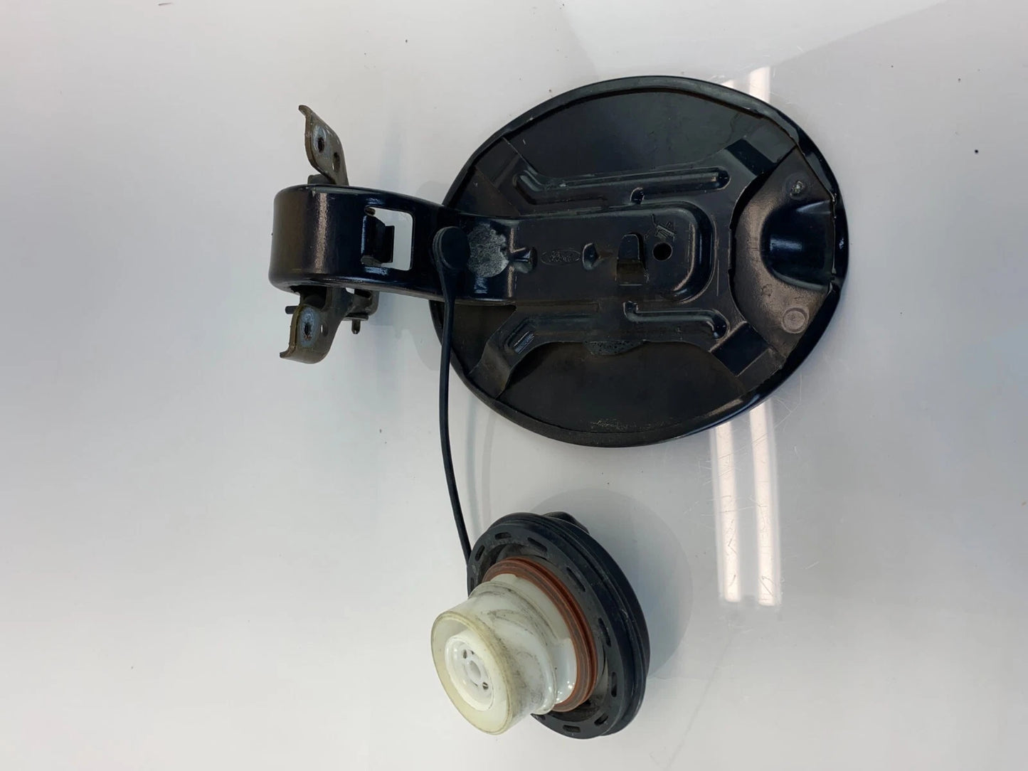 08 09 10 11 FORD FOCUS FUEL FILLER DOOR GAS LID COVER W/ TANK CAP UA EBONY OEM