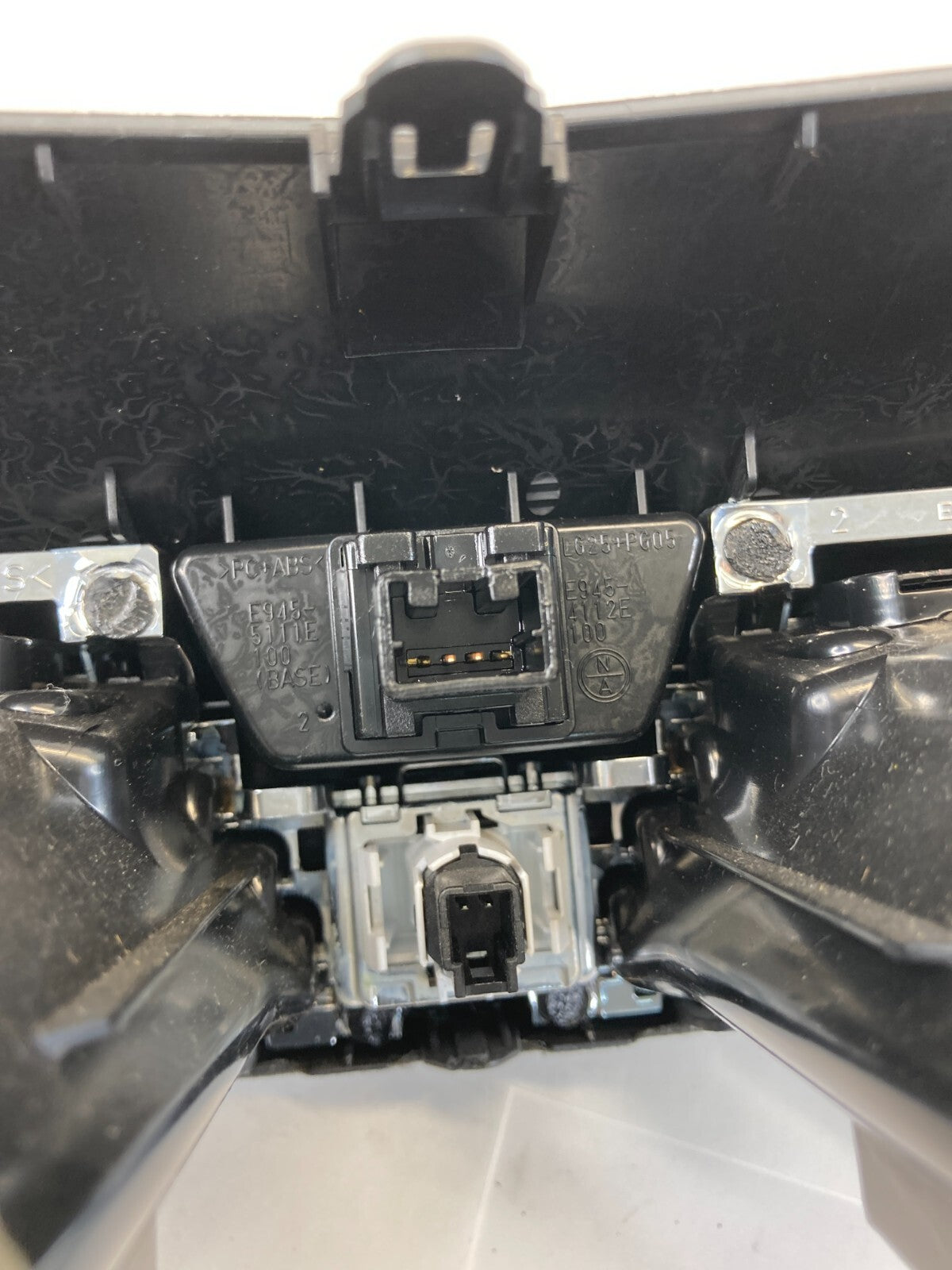 2013-2015 Nissan Altima Dash Center A/C Air Vent Grille Trim Panel 68750-3TA0A