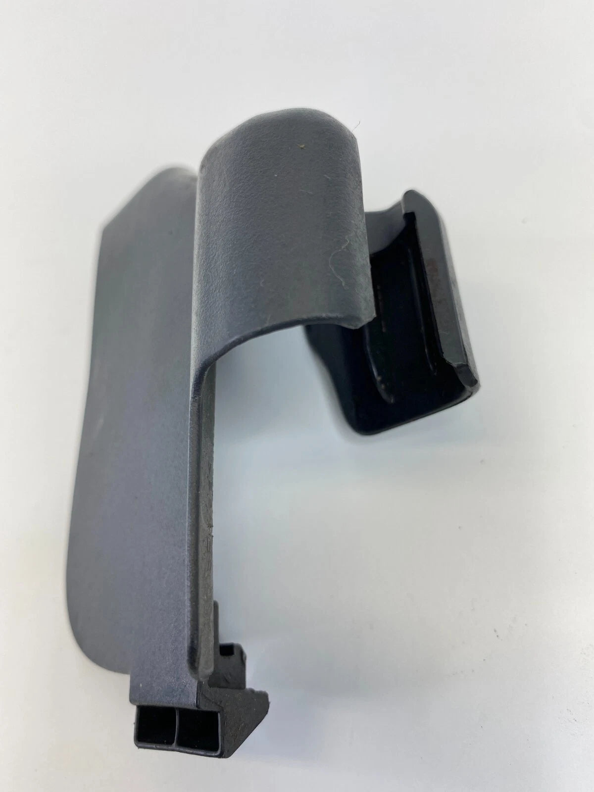 09-13 TOYOTA COROLLA FRONT RIGHT SIDE SEAT TRACK BRACKET COVER PANEL 72157-02140