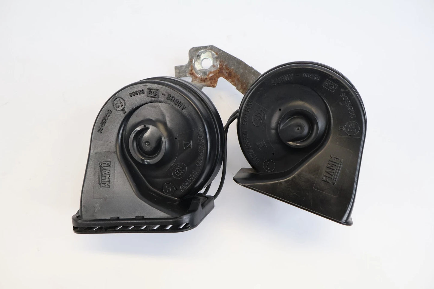 2011-2015 CHEVROLET CRUZE DUAL HORN HIGH LOW TONE ALARM SIGNAL PAIR SET OEM